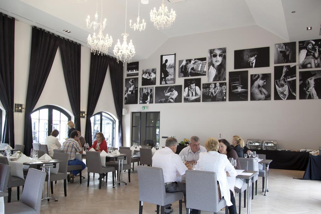 Hotel Palac Jugowice Wałbrzych Esterno foto